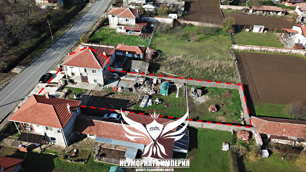 Двуетажна вила/къща 102РЗП с 882кв. двор село Долнослав, обл.Пловдив