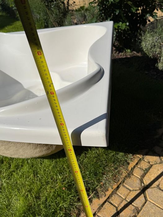 Cada hidromasaj cu accesorii incluse