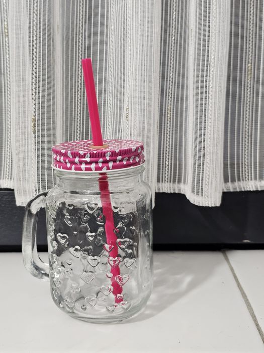 Vabd cana din sticlă groasă cu capac și pai.