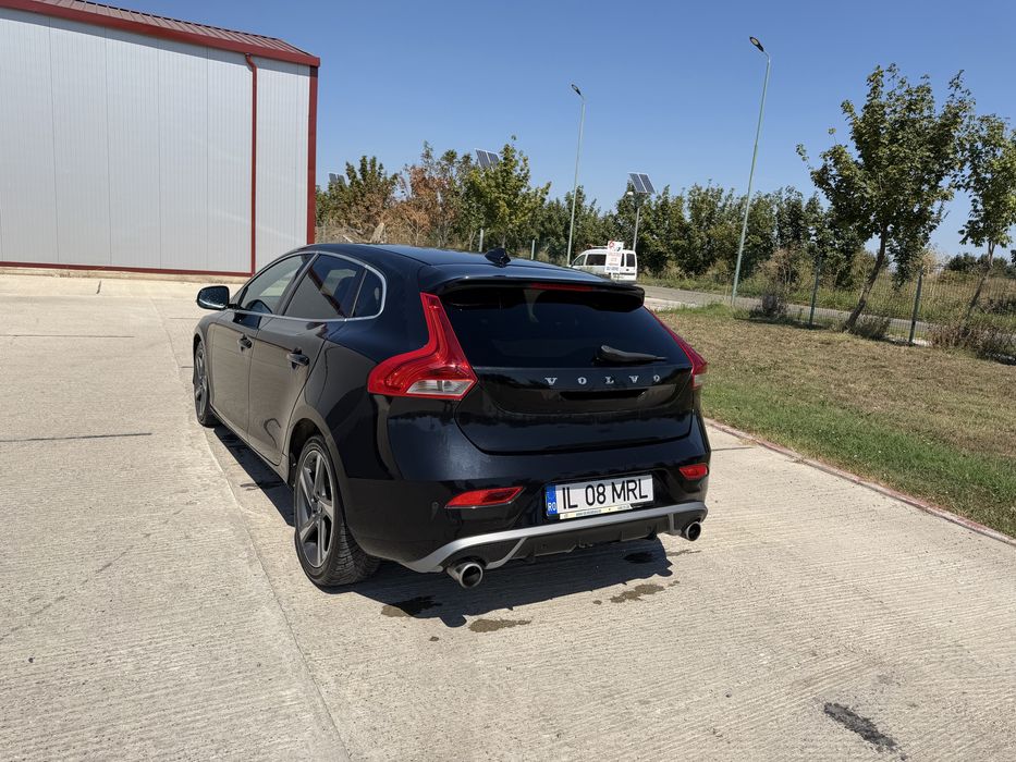 Volvo V40 D3 R-Design • 2014 • 2.0 Diesel 5 cilindri • 150 CP