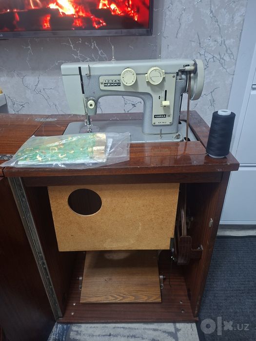 Швейная машина срочно продам