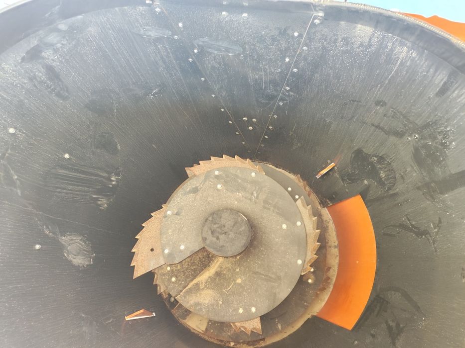 Продается   Стационарный Кормоизмельчитель