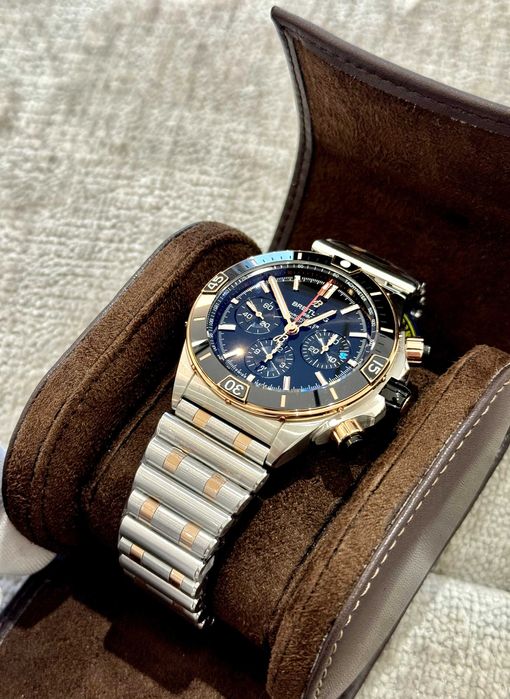 Breitling Chronomat b01 двуцветен