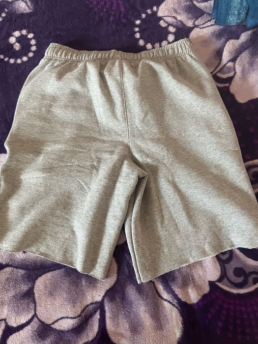 Vand pantaloni Champion