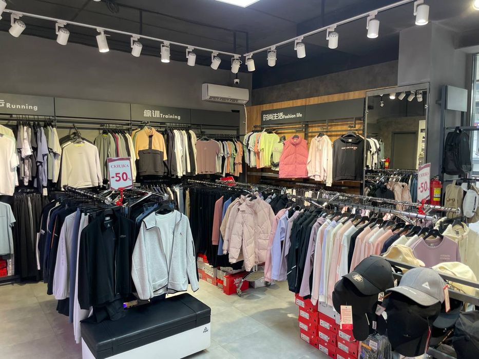 Продам фирменное оборудование PEAK для бутика 60-80 кв