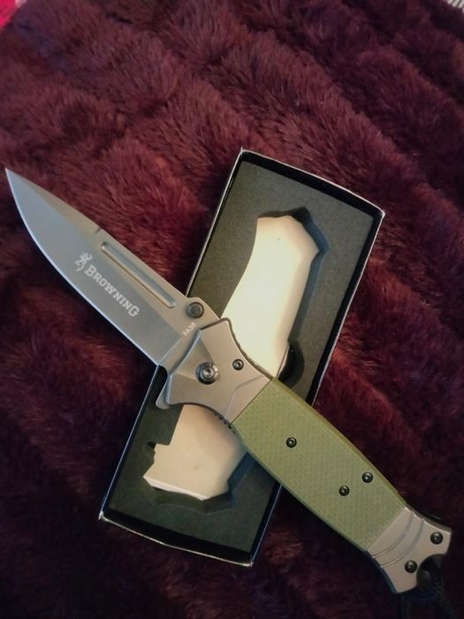 Масивен полуавтоматичен нож