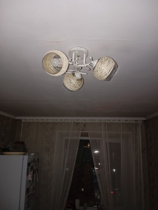 Продам люстры в хорошем состояни