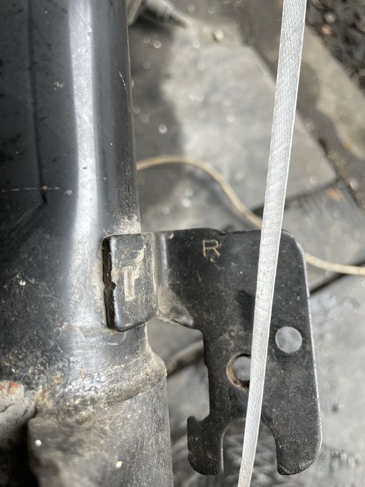 Стойка передняя правая