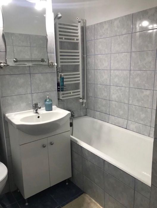 Închiriez garsoniera regim hotelier. P. Neamt