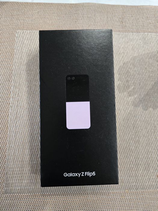 Смартфон Samsung Galaxy Z Flip5, 8GB RAM, 256GB, 5G, Lavender