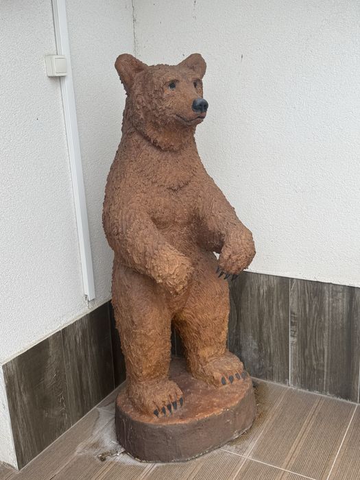 Продавам мечка статуя 1,60см.