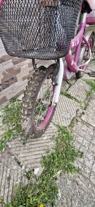 Детски велосипед за момиче.