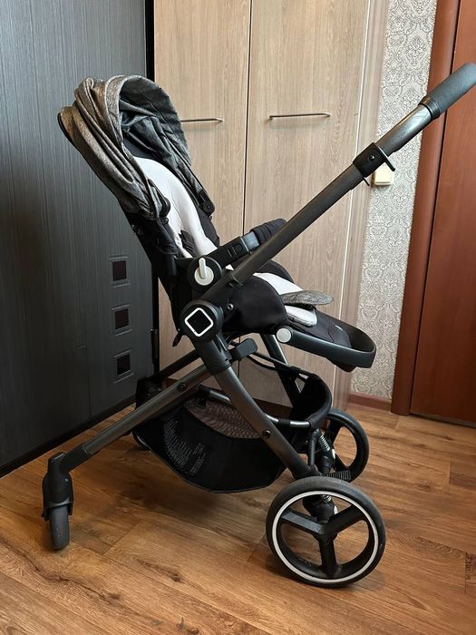 Продам детскую коляску