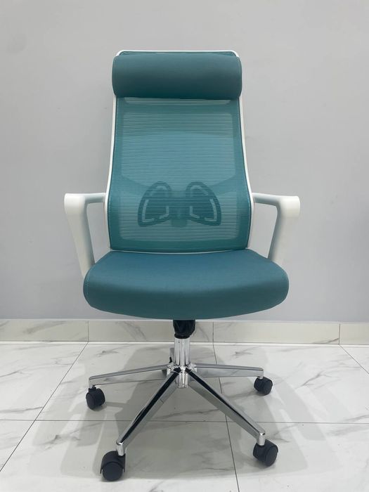 Офисное кресло модель beco black and blue