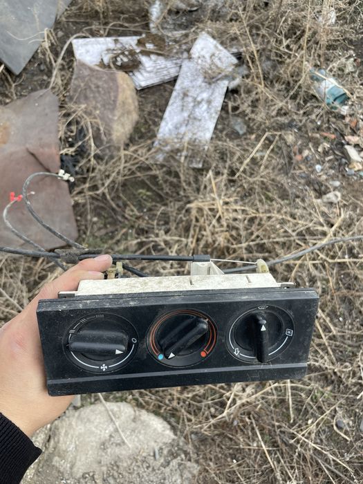 Ругулятор печки ауди 80б4, 100с4