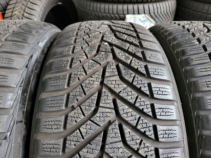 235/45/18 YOKOHAMA 4бр