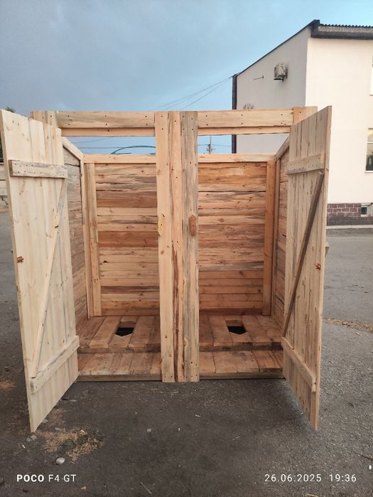 Продаем уличные туалеты, ящики, штакетник