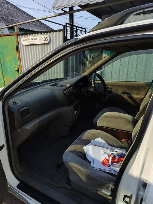 Продам Nissan R nessa