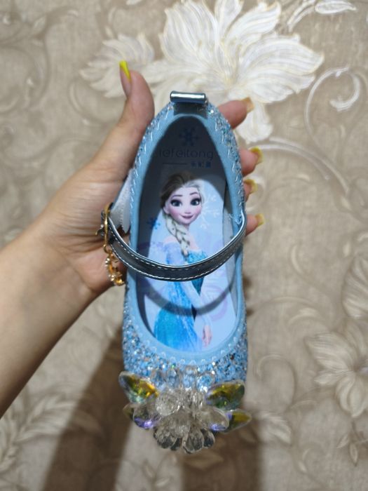 Продам туфли- балетки "Холодное сердце"