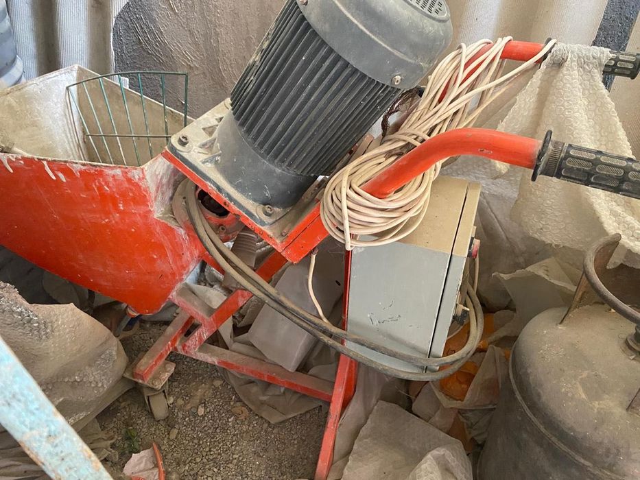 Стройтнльный инструмент для стройки