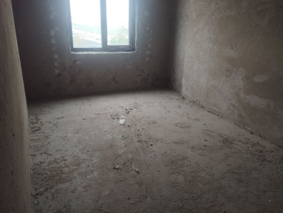 7-mikrayon Lelenizm chorrahasi oldida joylashgan karobka uy sotiladi