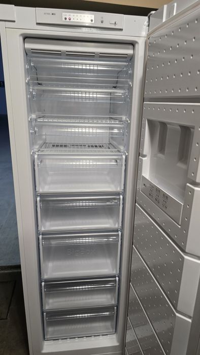 Фризер Bosch  вертикален