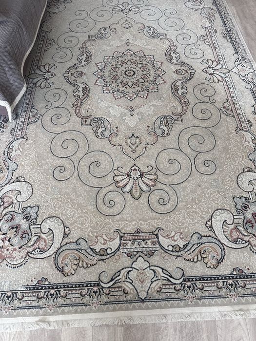 Ковер белый 10000