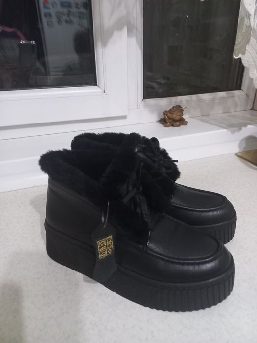 кожаные ботинки 35размер