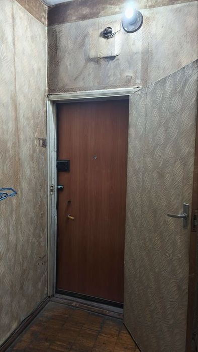 Срочно продаётся Башлык 1комн/5/5 под ремонт,  127 школа