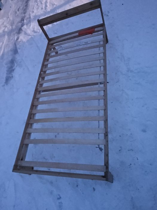 Продам кровать деревянная