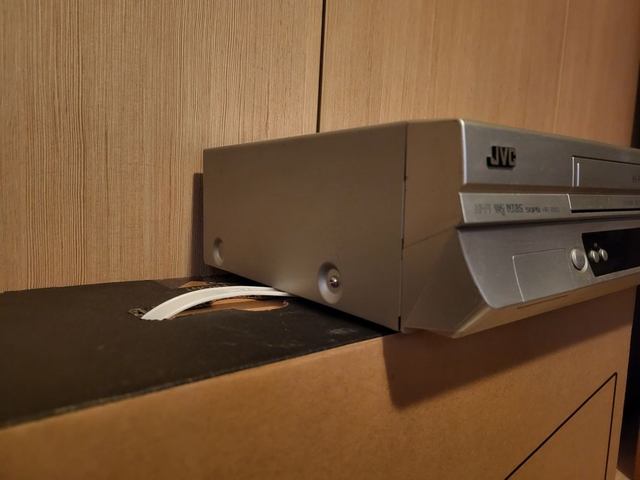 JVC HR-V510E видеорекордер