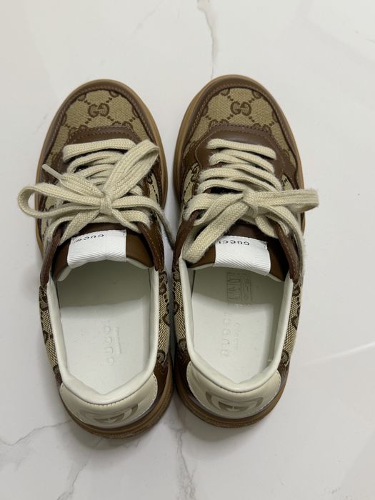 Продам кроссовки