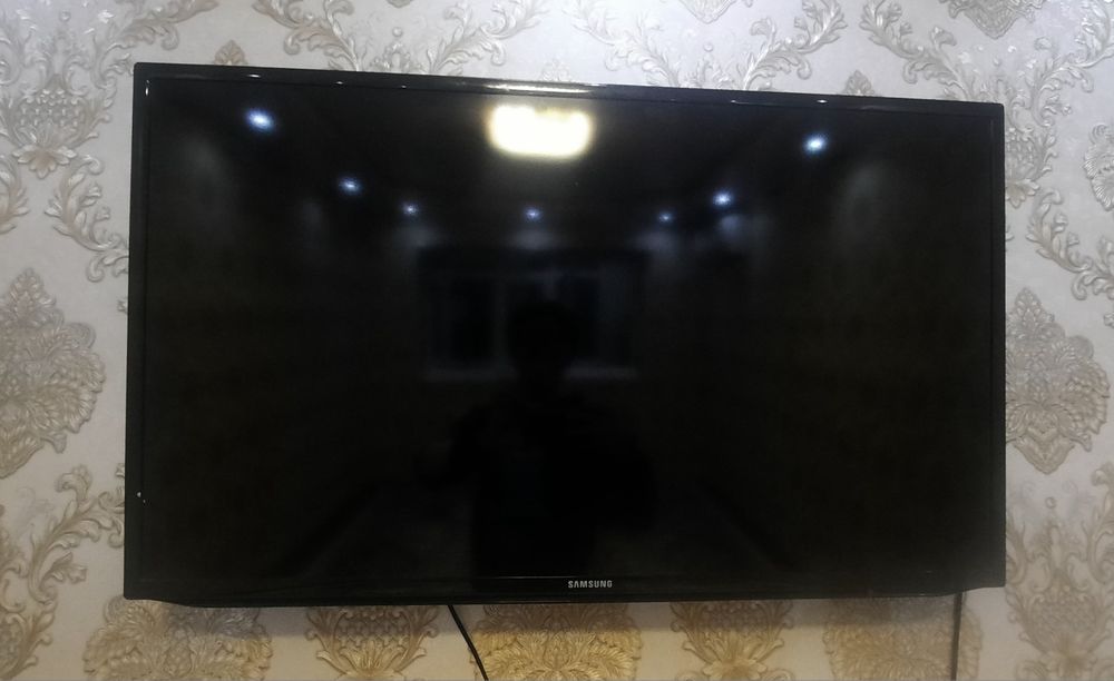Televizor                   .