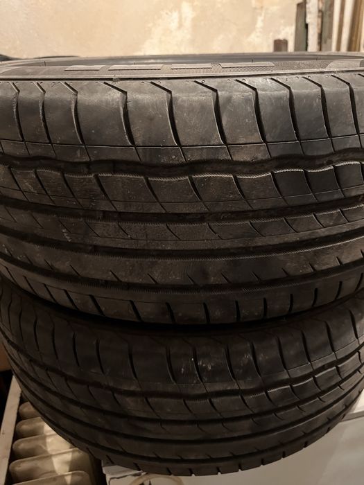 летни гуми Momo 235 45 18 ,,2 бр