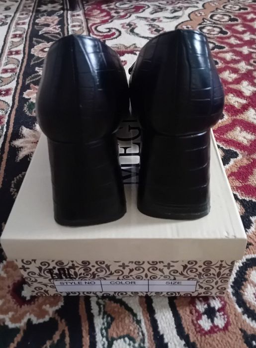 Tufli 35 36 razmer giyaduvnlara do'g'ri galadi