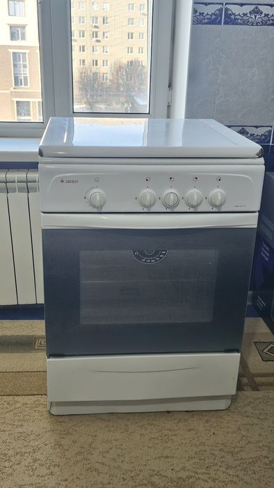 Продам газовую плиту