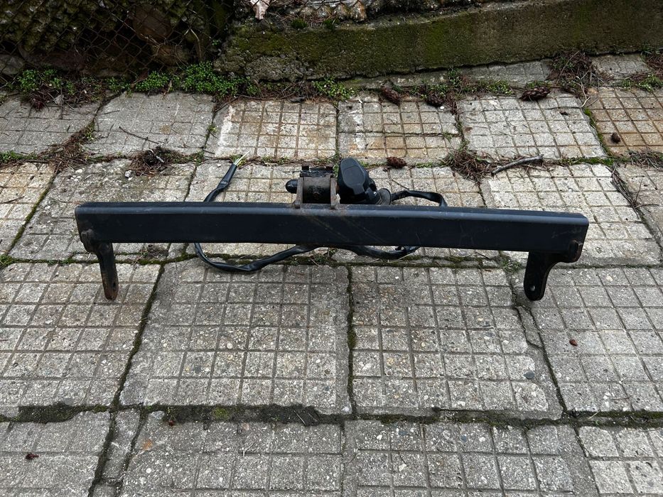 Теглич за Toyota