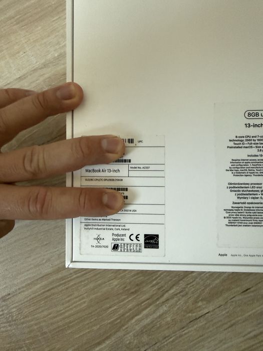 Apple MacBook Air 13" M1 (8GB RAM / 256GB SSD) - Златен, Перфектно състояние