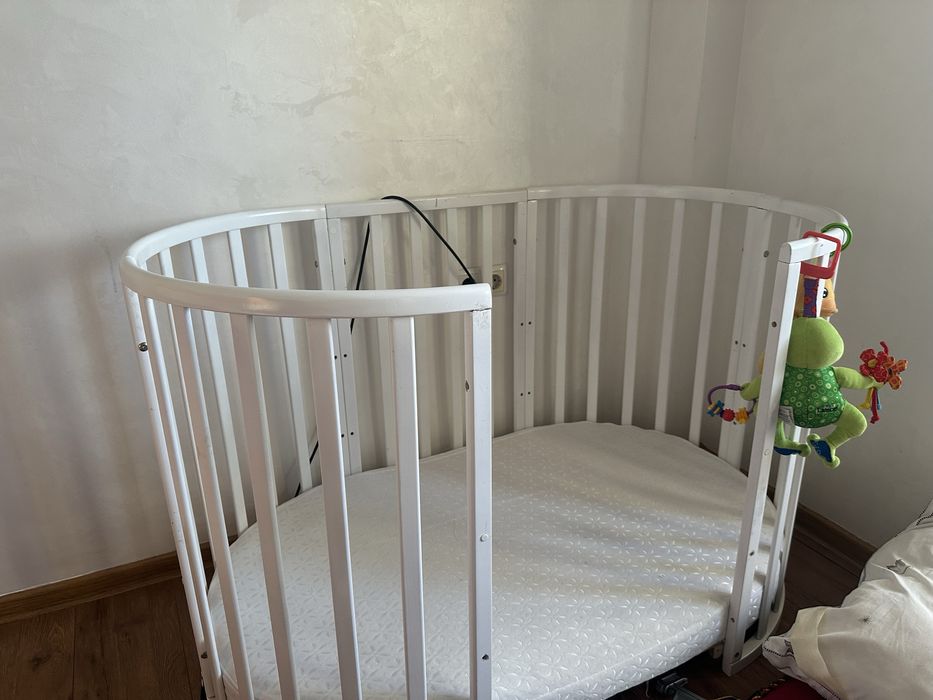 Продам детскую кроватку 9в1