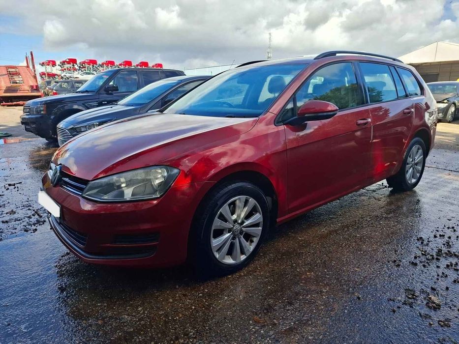 Aripa Spate Dreapta Volkswagen Golf 2014 Break Rosu