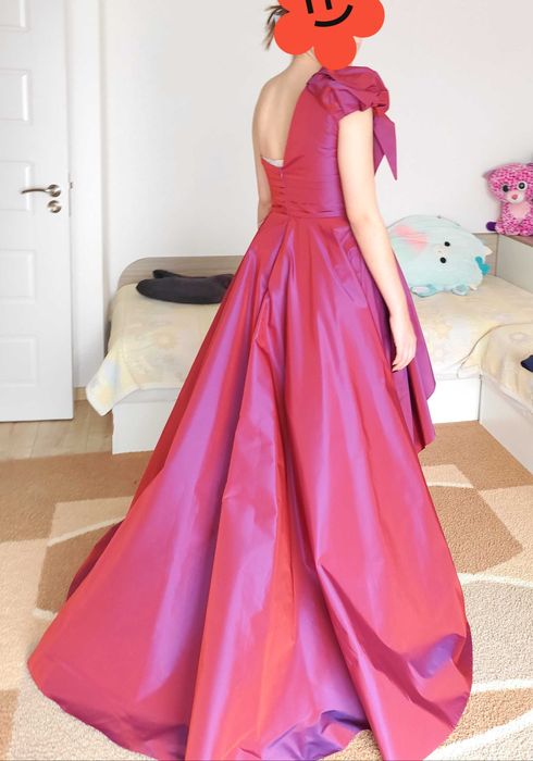 Нова официална рокля