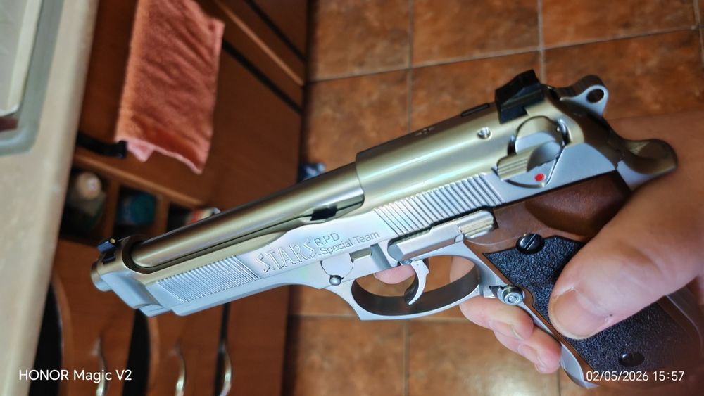 Pistol AIRSOFT Beretta M92 Full Auto Argintiu + Accesorii cadou