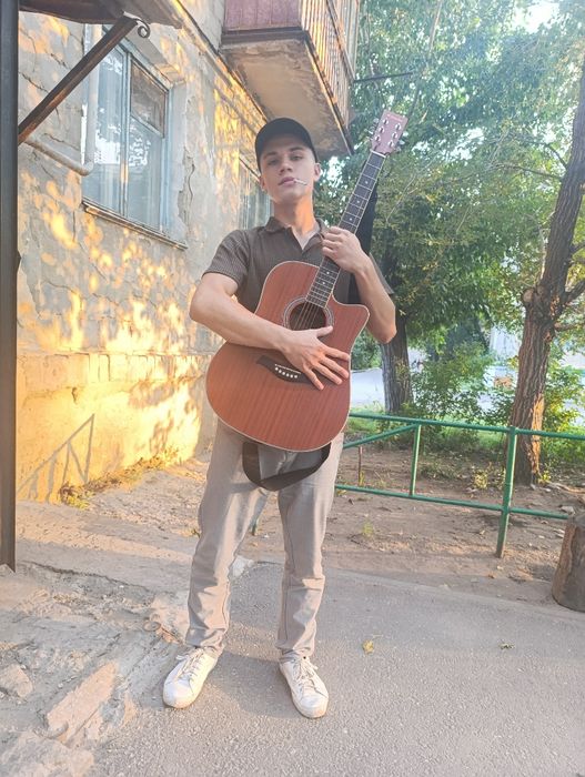 Гитара R.Empire за 45000