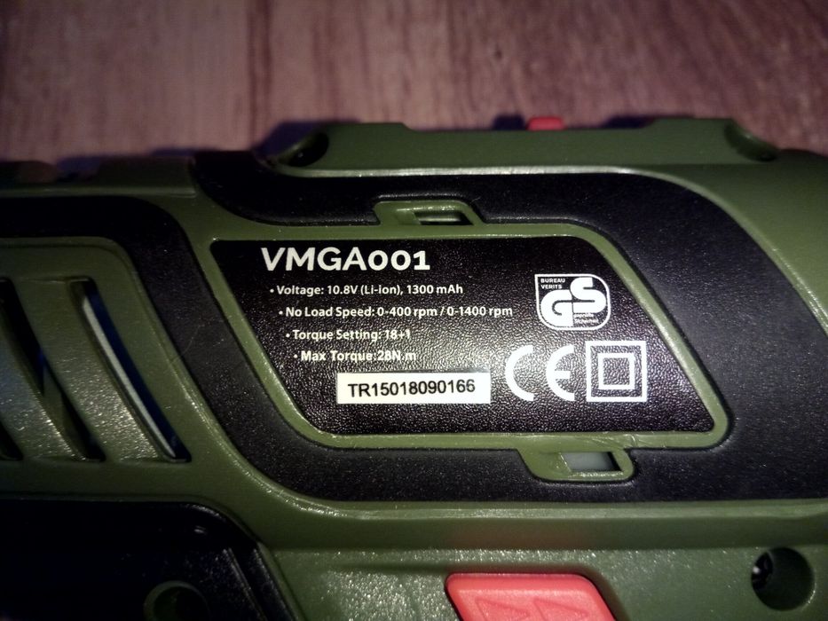 Masina de gaurit cu acumulator 10.8V-1.3 Ah,11400RPM,Mandrina 10mm,Nou