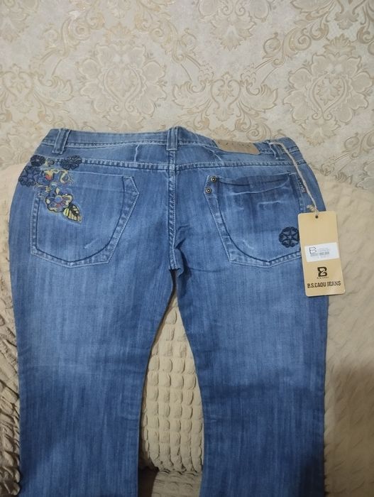 Продам  джинсы новые