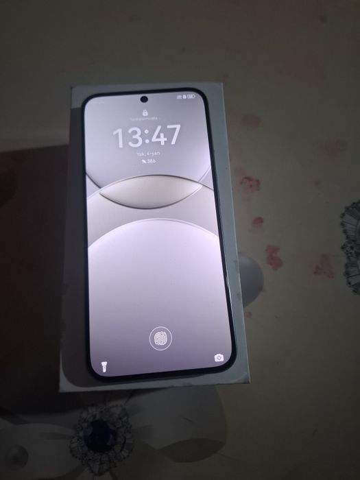 Huwaweı nova 13 SOTİLADİ