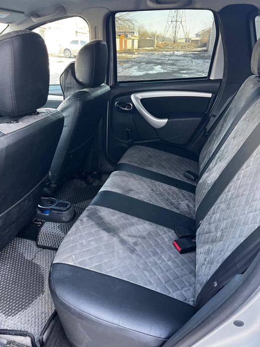 Продается Nissan Terrano 2014 года.