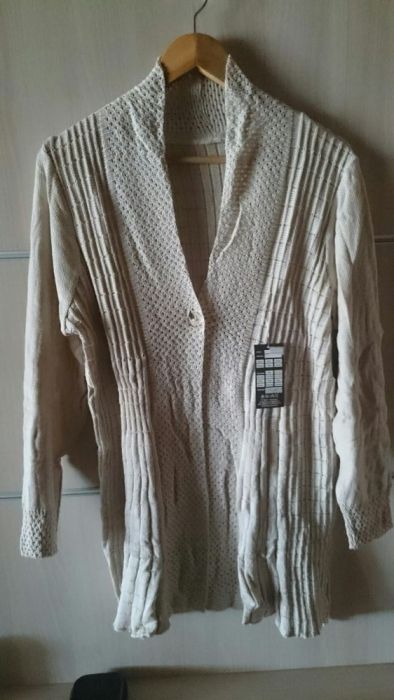 Продавам нова дамска жилетка 100% памук