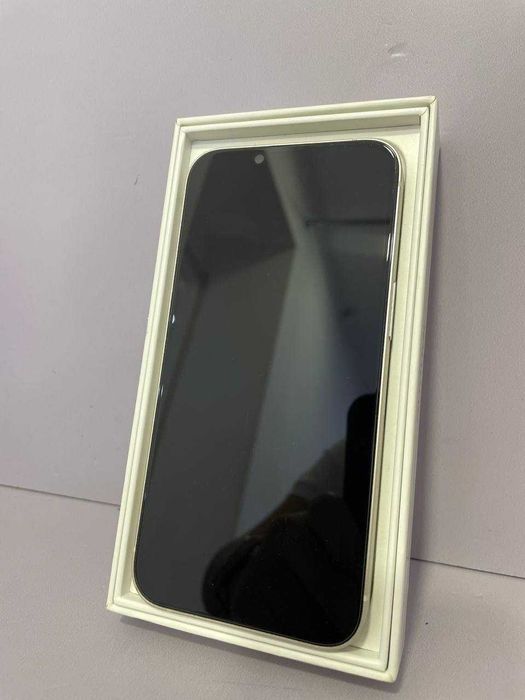 Apple iPhone 13 белый, 128ГБ, 77% / СА259959