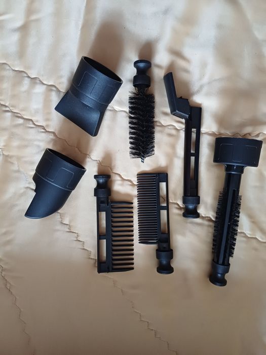 Сешоар-комплект с маша,четки и гребени за издухване